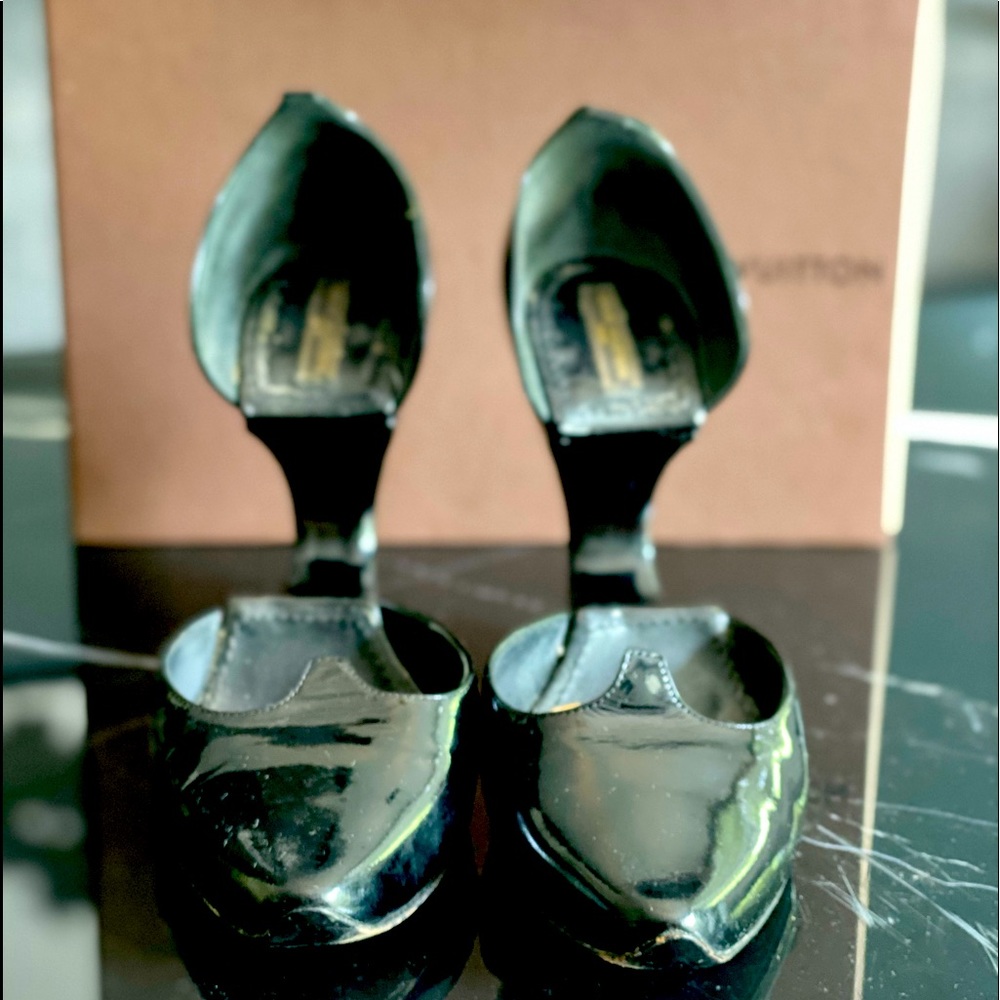 Original LOUIS VUITTON PUMPS WITH BOX